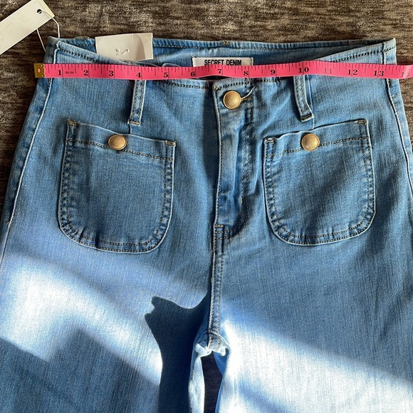 NWT stretch jeans size 38 (Medium) - Picture 4 of 8